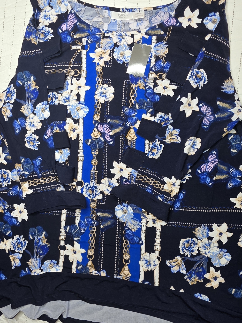 NWT Avenue Studio Alanah Floral Butterfly Top Navy Cutout Sleeve - 22/24